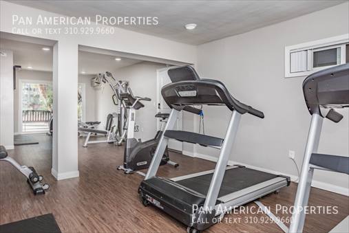Apartment for rent at 400 Merrimac Way #20, Costa Mesa, CA 92626