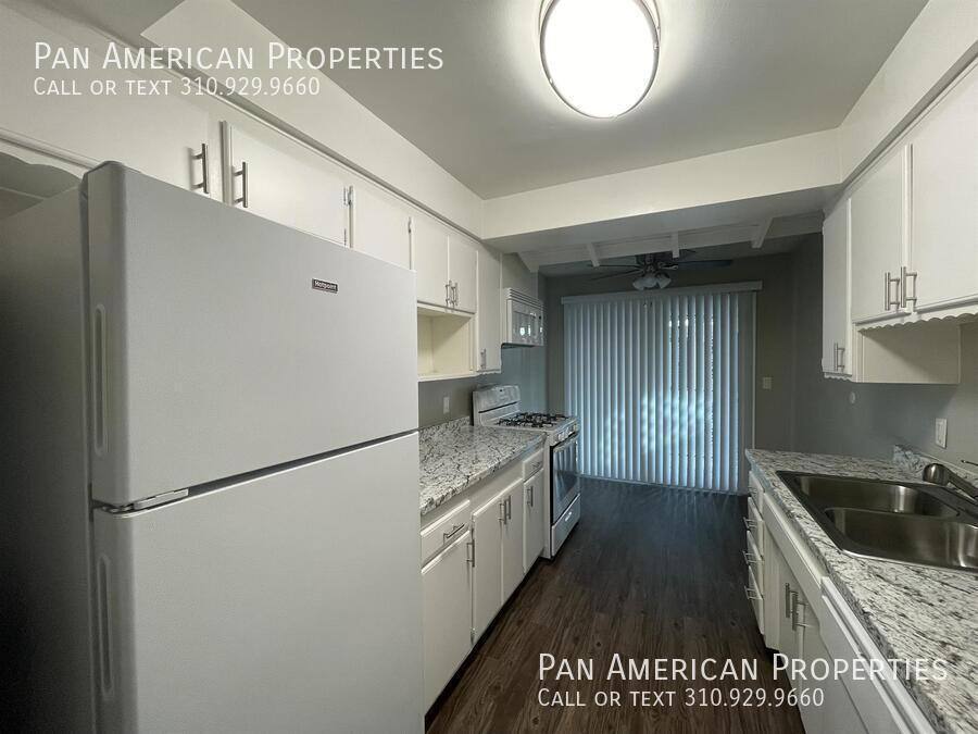 Apartment for rent at 400 Merrimac Way #20, Costa Mesa, CA 92626