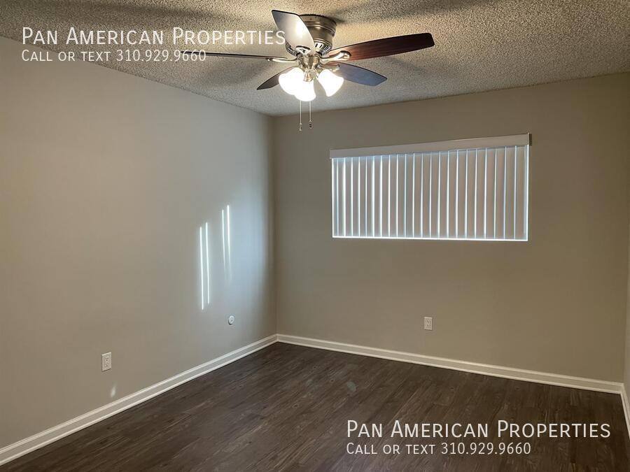 Apartment for rent at 400 Merrimac Way #20, Costa Mesa, CA 92626