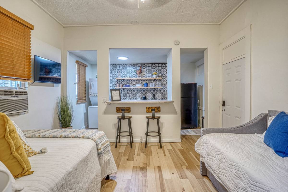 Apartment for rent at 709 N Saint Vrain St, El Paso, TX 79902