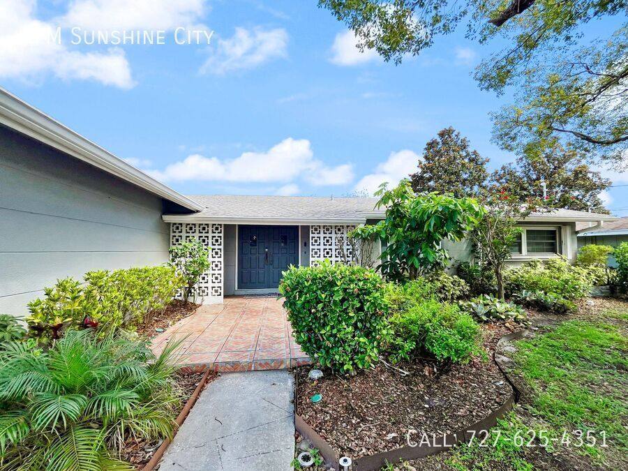 House for rent at 1031 Honeysuckle Rd, Largo, FL 33770