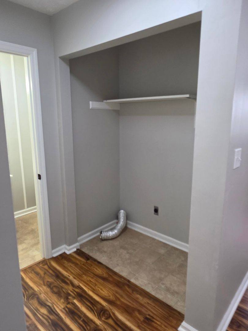 Apartment for rent at 434 Hillside Dr, Harriman, TN 37748