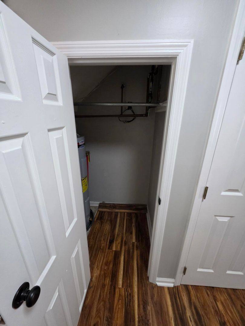Apartment for rent at 434 Hillside Dr, Harriman, TN 37748