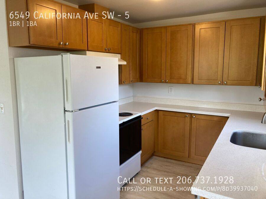 Townhouse for rent at 6549 California Ave SW #5, Seattle, WA 98136