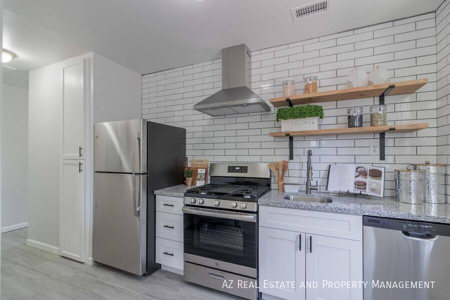Condo for rent at 1649 E Oak St #9, Phoenix, AZ 85006