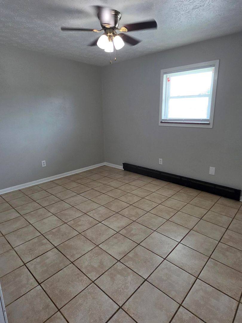 Apartment for rent at 144 Orchard Rd, Kingston, TN 37763