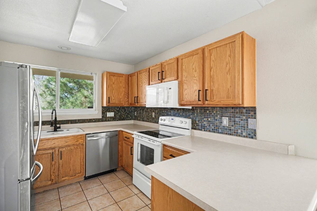 House for rent at 12584 S Beaver Creek Way, Parker, CO 80134