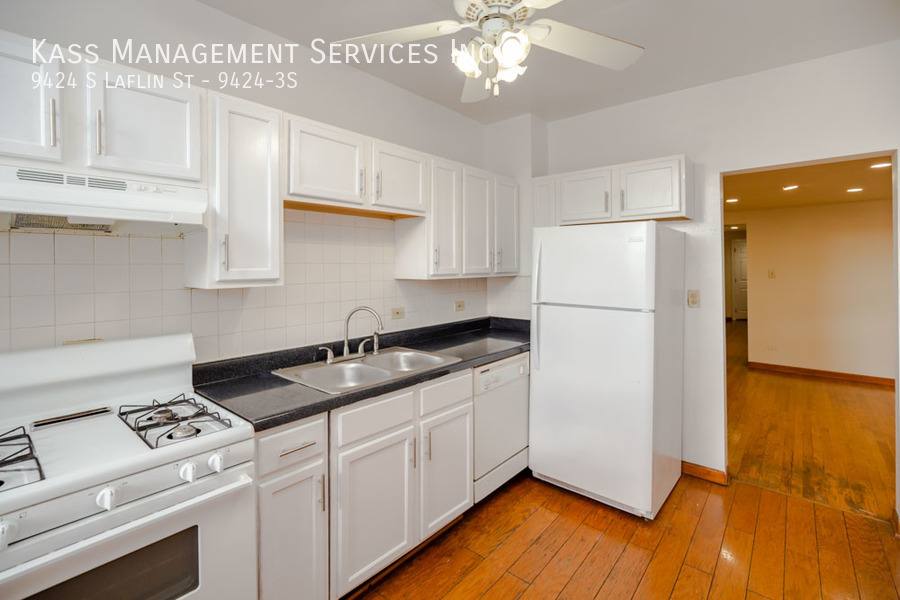 Apartment for rent at 9424 S Laflin St #3S, Chicago, IL 60620