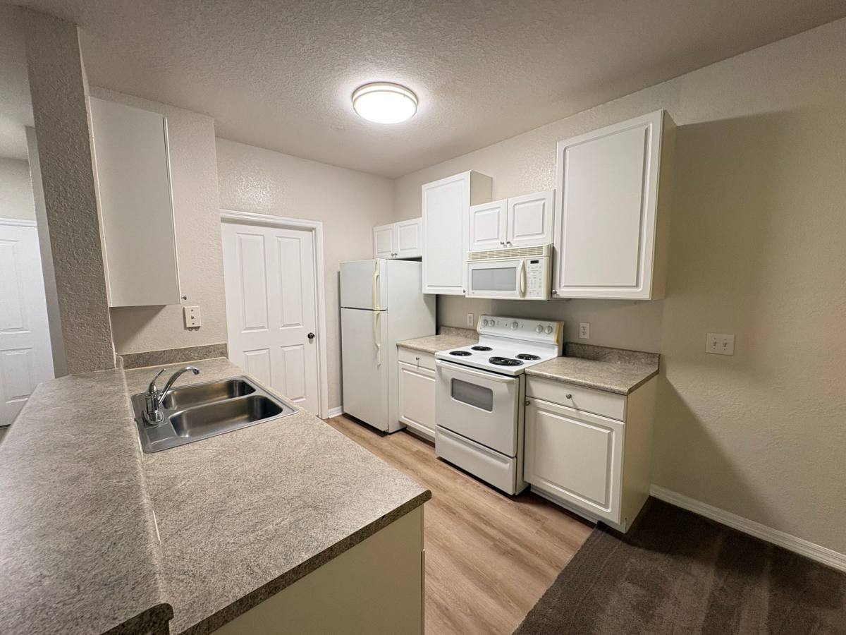 Apartment for rent at 1004 Hemingway Circle, Haines City, FL 33844