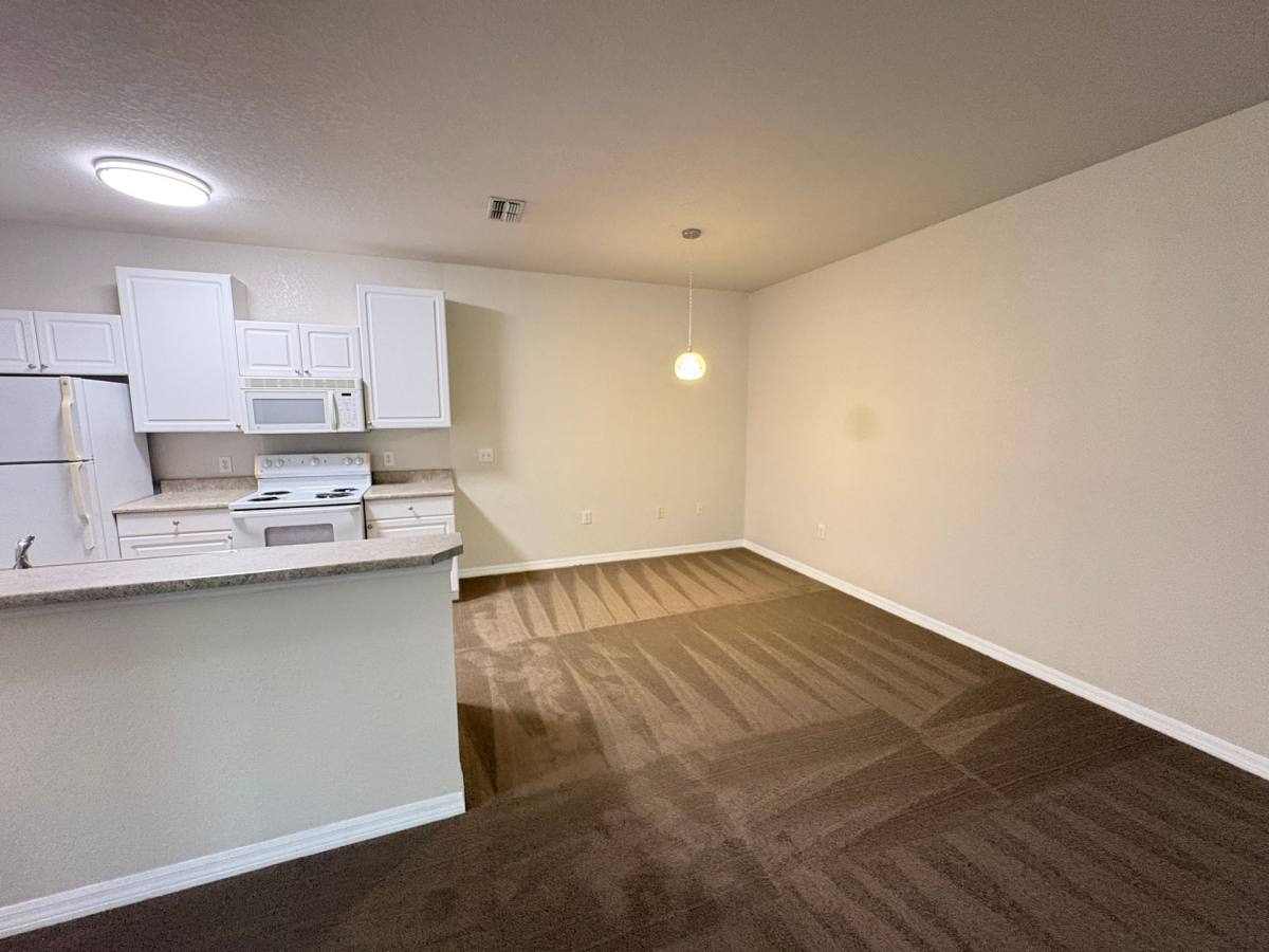 Apartment for rent at 1004 Hemingway Circle, Haines City, FL 33844