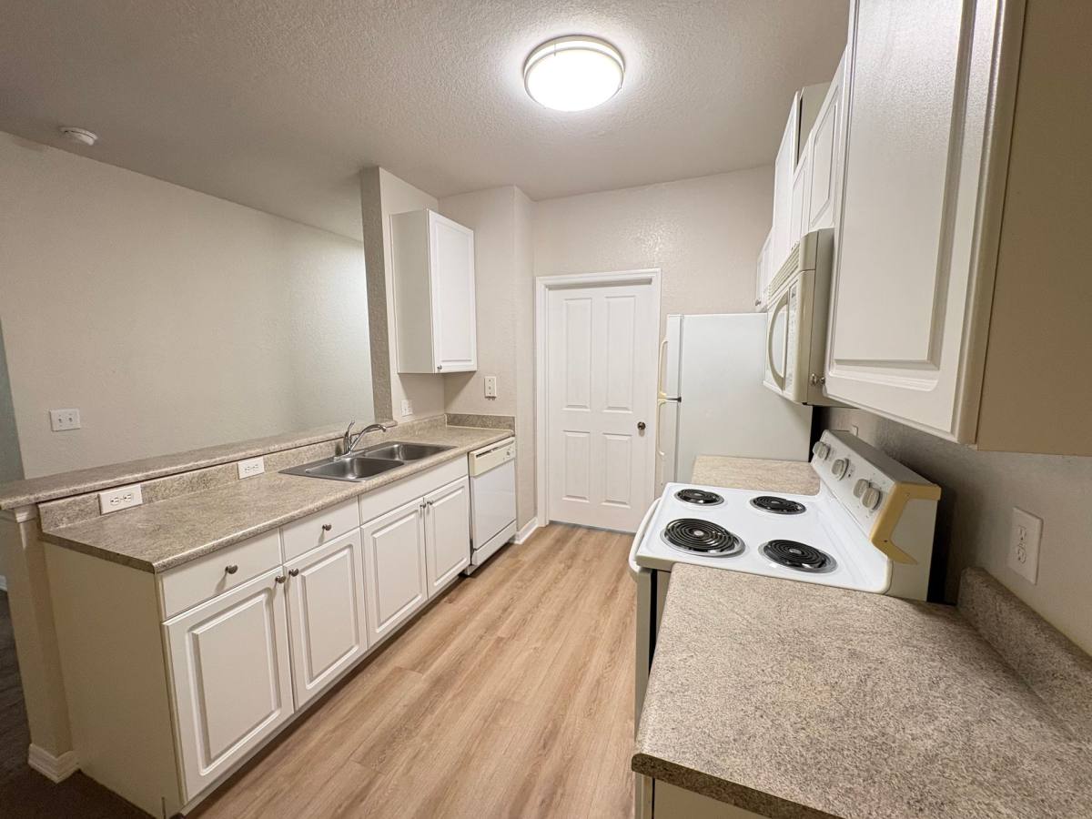 Apartment for rent at 1004 Hemingway Circle, Haines City, FL 33844