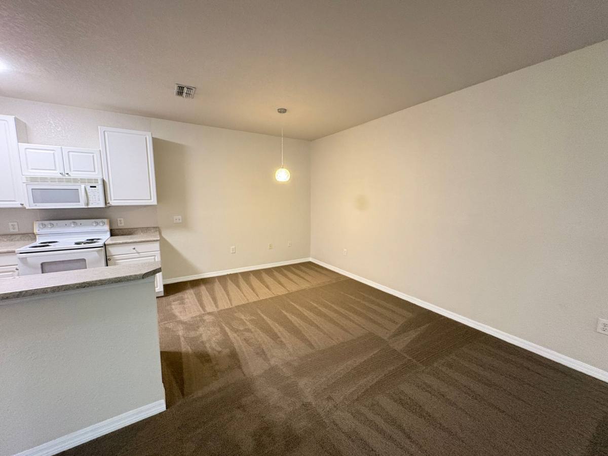 Apartment for rent at 1004 Hemingway Circle, Haines City, FL 33844