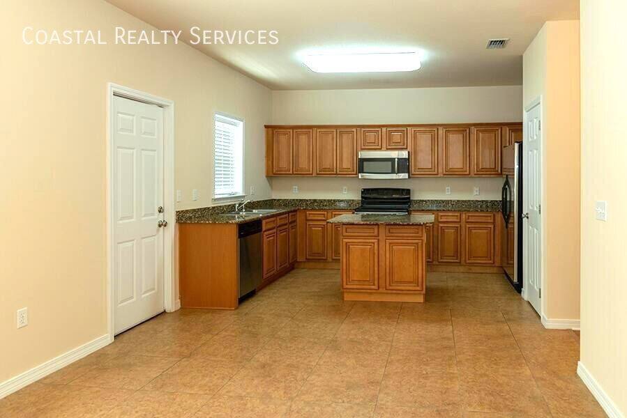 Townhouse for rent at 1469 Bentley Circle, Fort Walton Beach, FL 32547