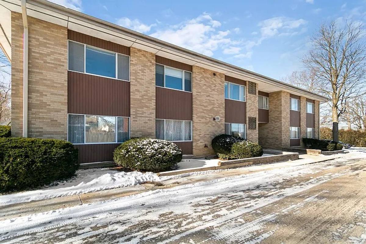 Apartment for rent at 318 Walker Ave, Highland Park, IL 60035