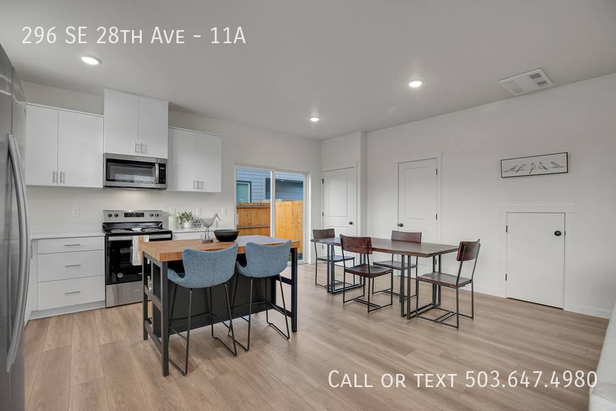 Townhouse for rent at 296 SE 28th Ave #11A, Albany, OR 97322