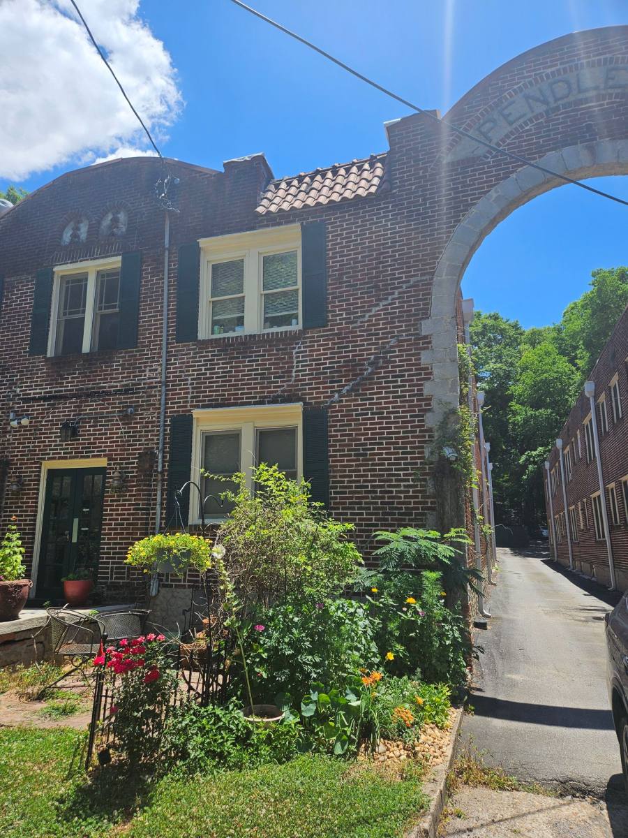 Apartment for rent at 929, 933 Euclid Ave NE, Atlanta, GA 30307