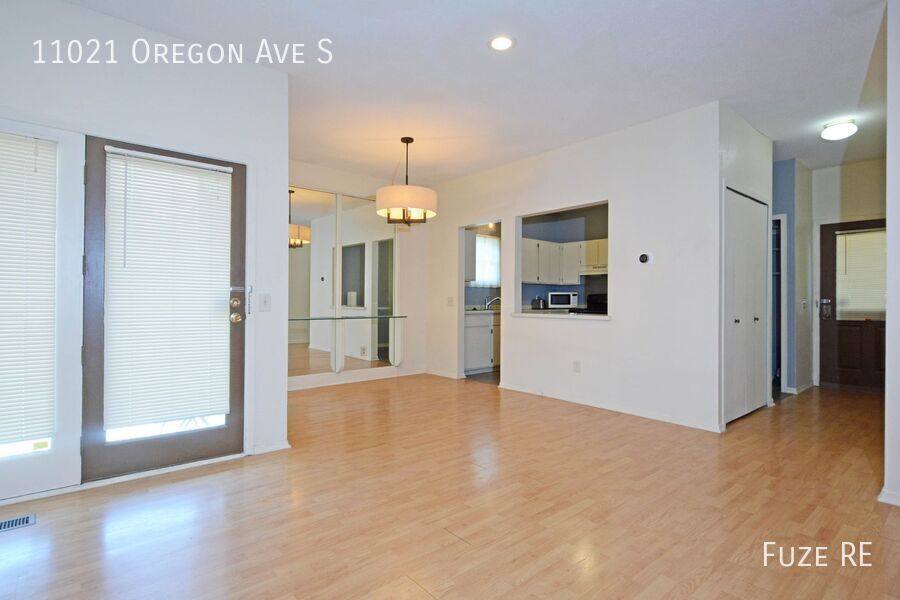 House for rent at 11021 Oregon Ave S, Minneapolis, MN 55438