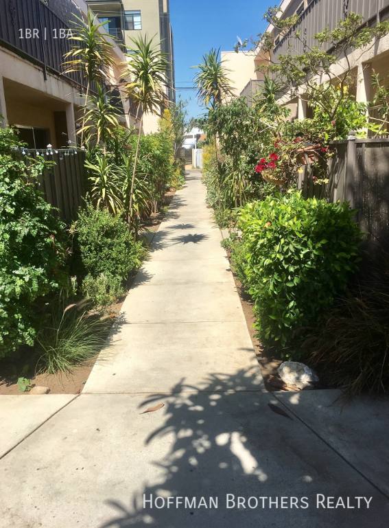 Apartment for rent at 3438 Mentone Ave #6, Los Angeles, CA 90034
