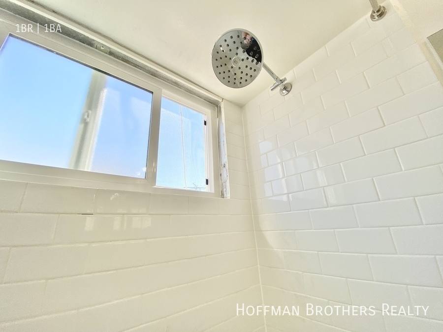 Apartment for rent at 3438 Mentone Ave #6, Los Angeles, CA 90034