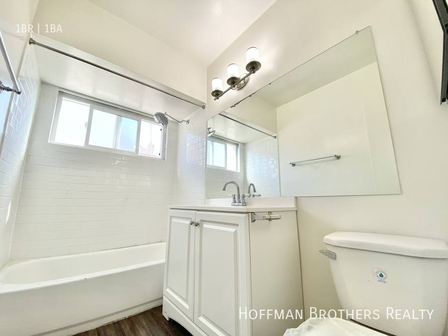 Apartment for rent at 3438 Mentone Ave #6, Los Angeles, CA 90034