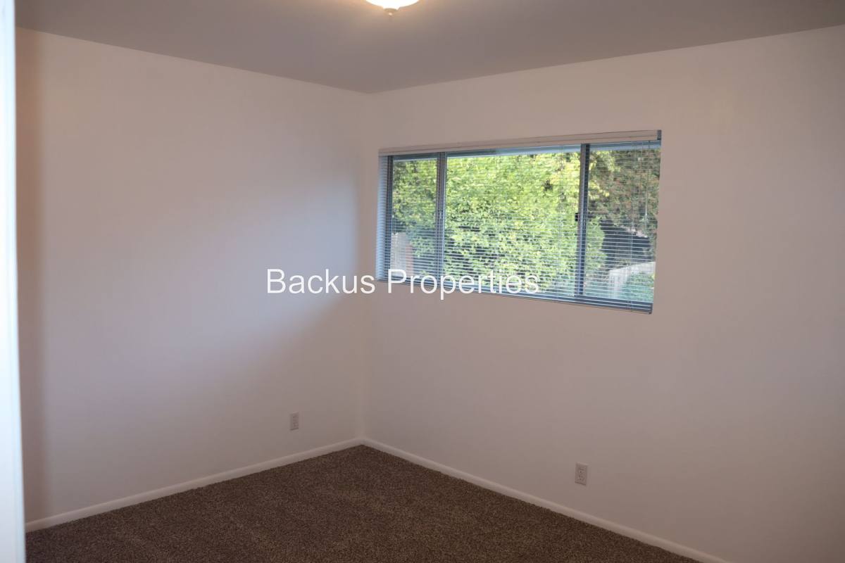 House for rent at 738 Carmelita Dr, Salinas, CA 93901