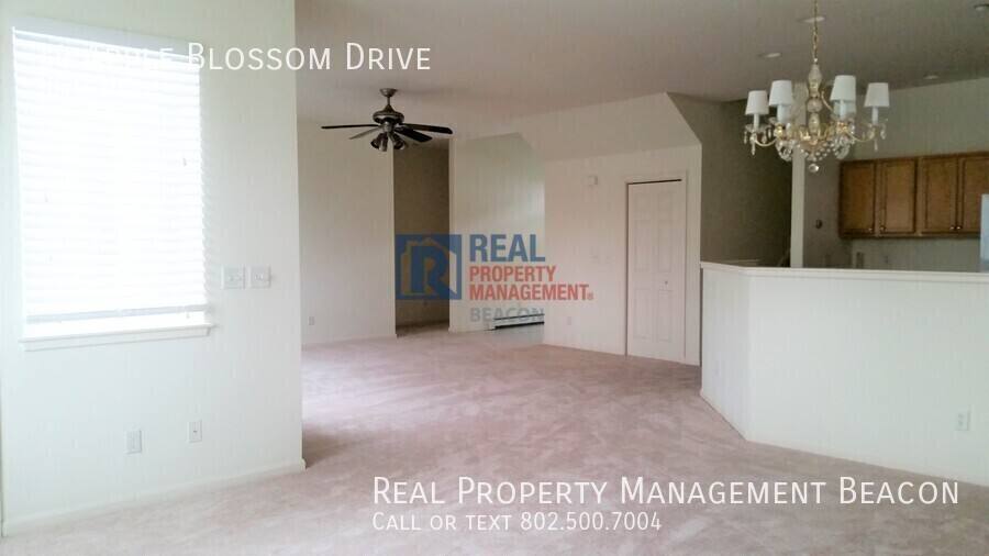 House for rent at 14 Apple Blossom Dr, West Lebanon, NH 03784