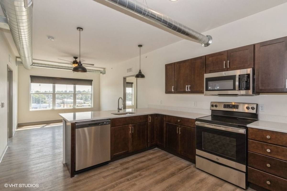 Apartment for rent at 930 16th St NE, Cedar Rapids, IA 52402