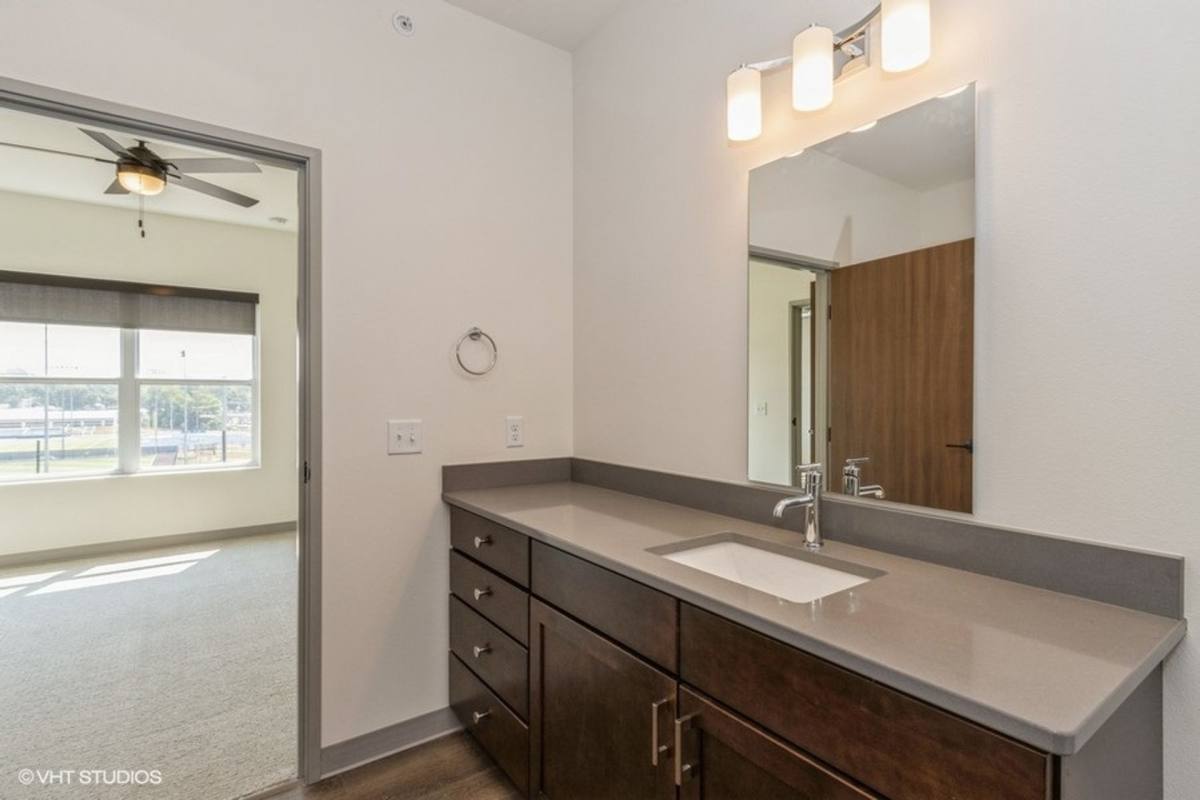 Apartment for rent at 930 16th St NE, Cedar Rapids, IA 52402