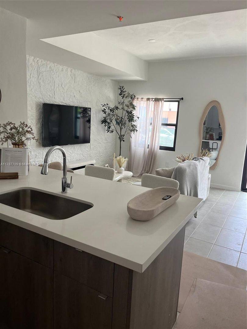 Townhouse for rent at 2526 Pierce St, Hollywood, FL 33020