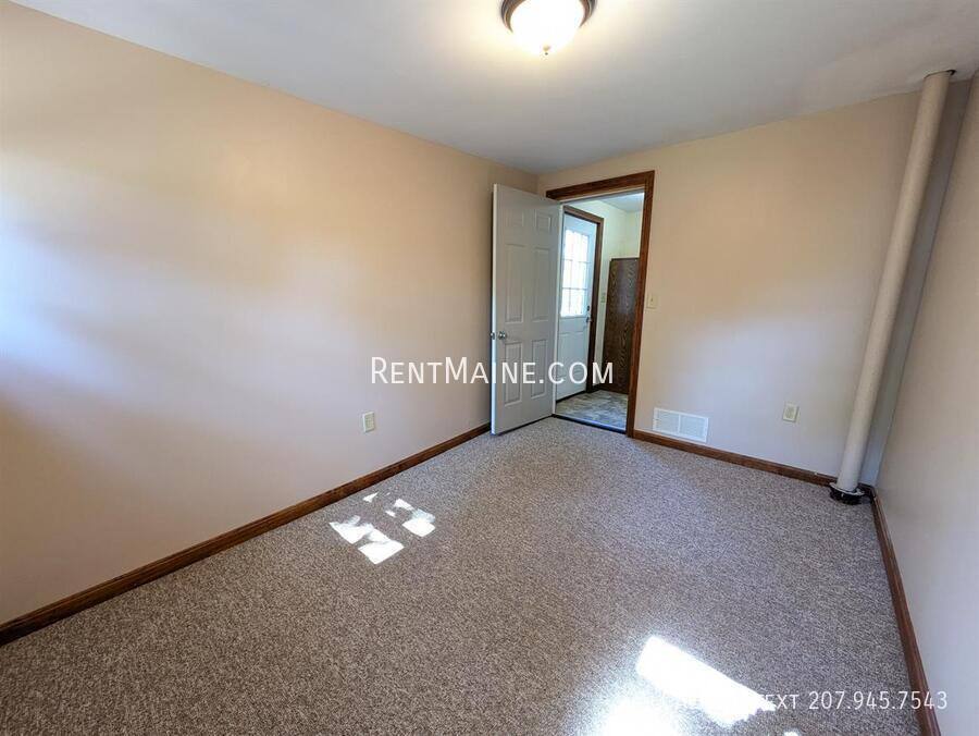 Apartment for rent at 40 Dillingham St, Bangor, ME 04401