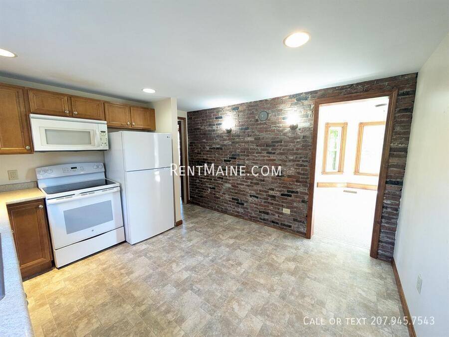 Apartment for rent at 40 Dillingham St, Bangor, ME 04401