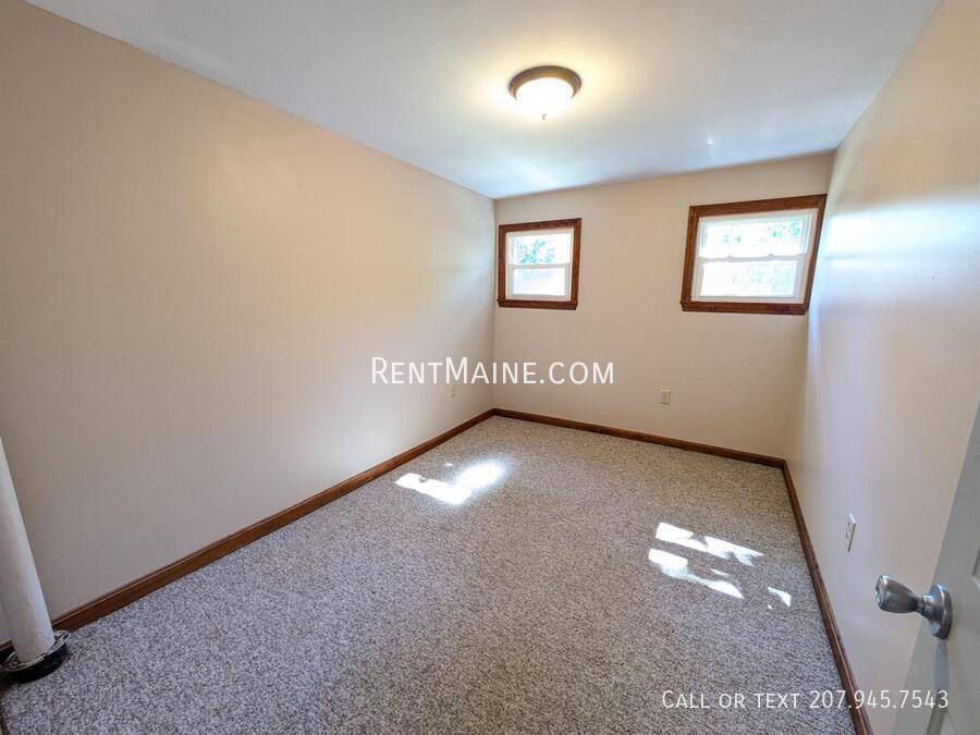 Apartment for rent at 40 Dillingham St, Bangor, ME 04401