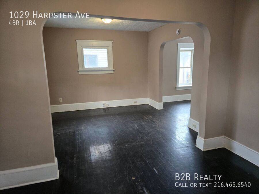 Apartment for rent at 1029 Harpster Ave, Akron, OH 44314