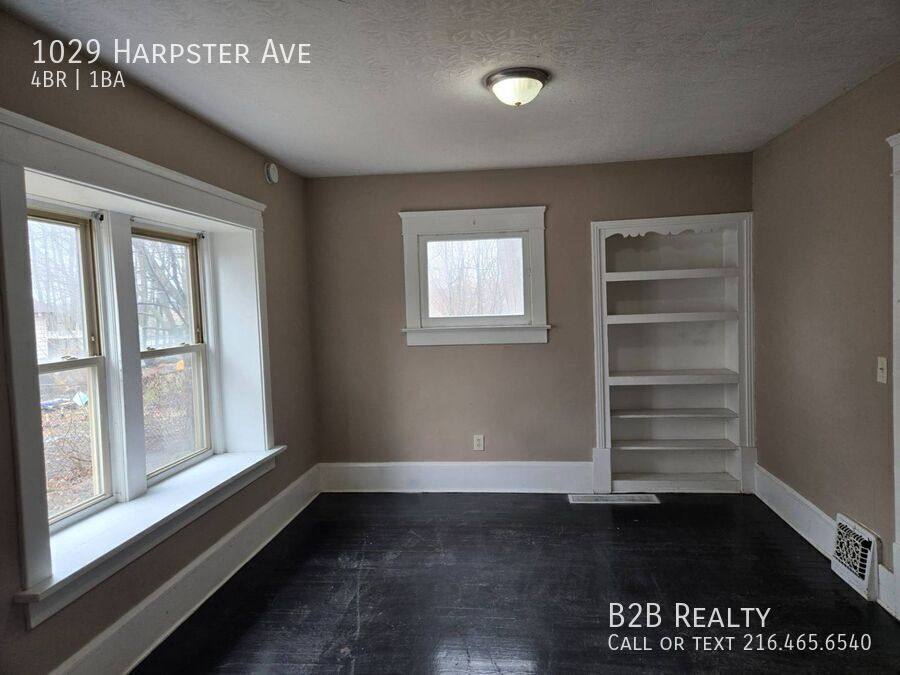 Apartment for rent at 1029 Harpster Ave, Akron, OH 44314