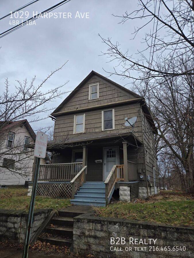 Apartment for rent at 1029 Harpster Ave, Akron, OH 44314