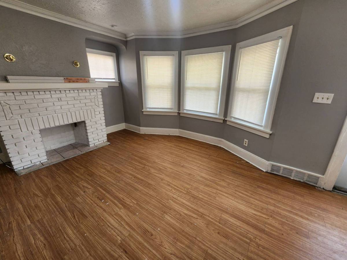 Apartment for rent at 1506 Larchmont Rd, Cleveland, OH 44110