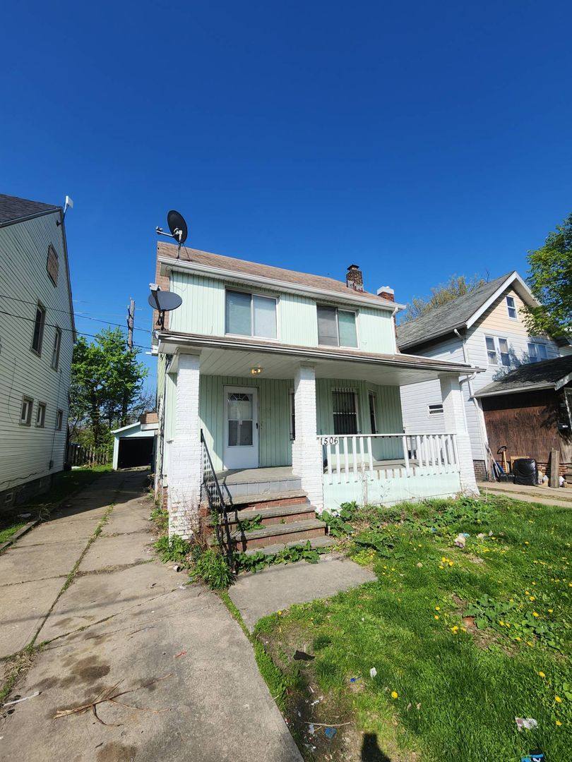 Apartment for rent at 1506 Larchmont Rd, Cleveland, OH 44110