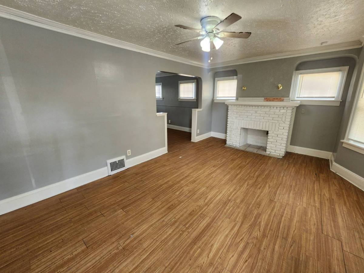Apartment for rent at 1506 Larchmont Rd, Cleveland, OH 44110