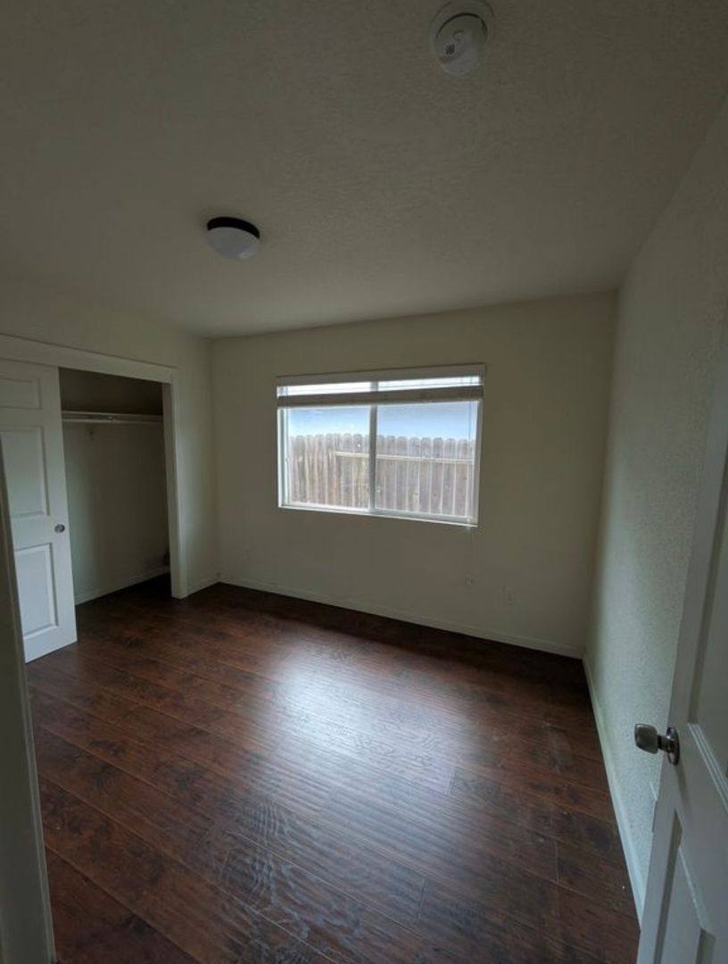 Apartment for rent at 5905-07 Clover Manor Way, Sacramento, CA 95824