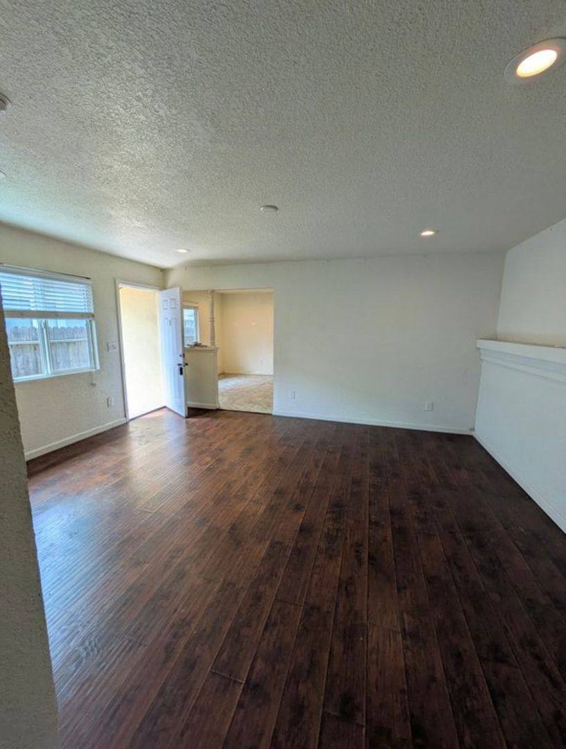 Apartment for rent at 5905-07 Clover Manor Way, Sacramento, CA 95824