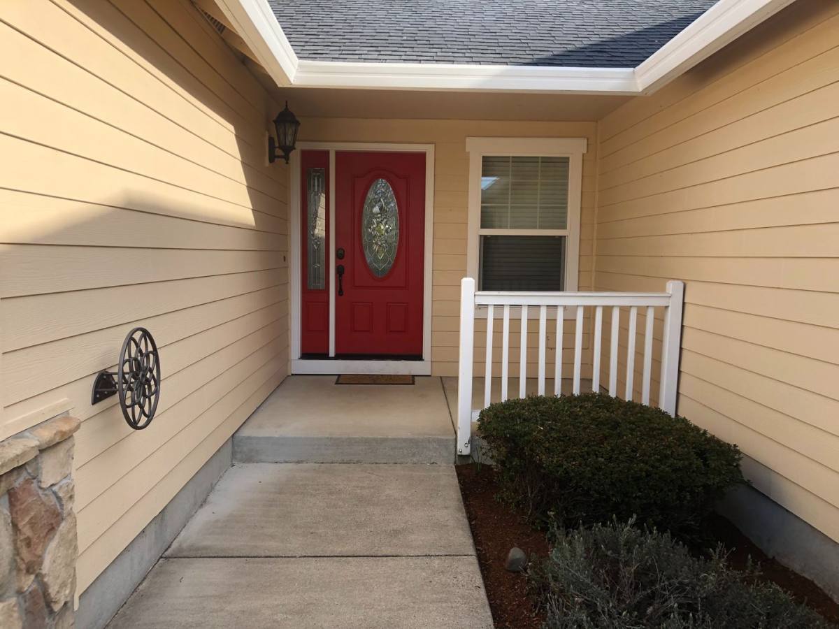 House for rent at 6081 Landmark Lane, Eugene, OR 97402