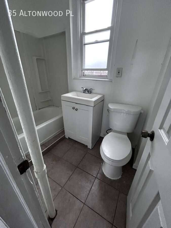 Apartment for rent at 35 Altonwood Place, Yonkers, NY 10703