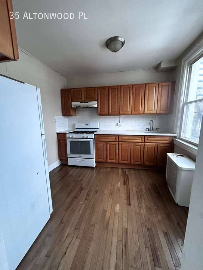 Apartment for rent at 35 Altonwood Place, Yonkers, NY 10703