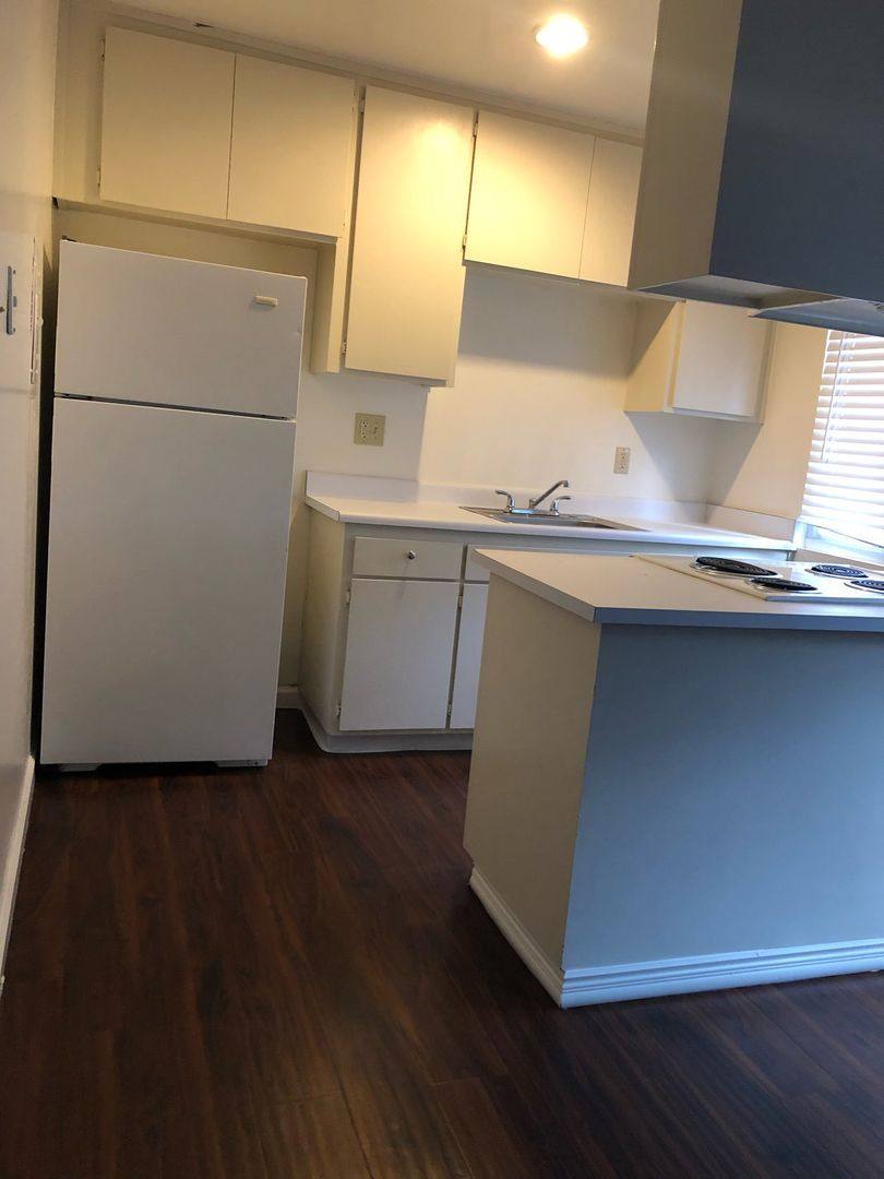 Apartment for rent at 1715 T St, Sacramento, CA 95811