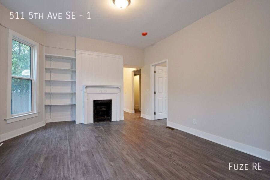 Apartment for rent at 511 5th Ave SE #1, Minneapolis, MN 55414