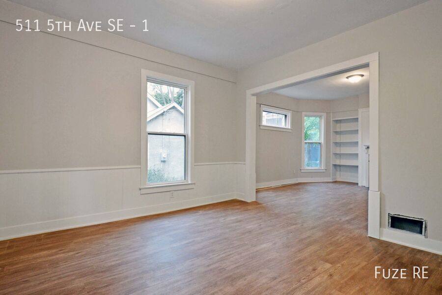 Apartment for rent at 511 5th Ave SE #1, Minneapolis, MN 55414