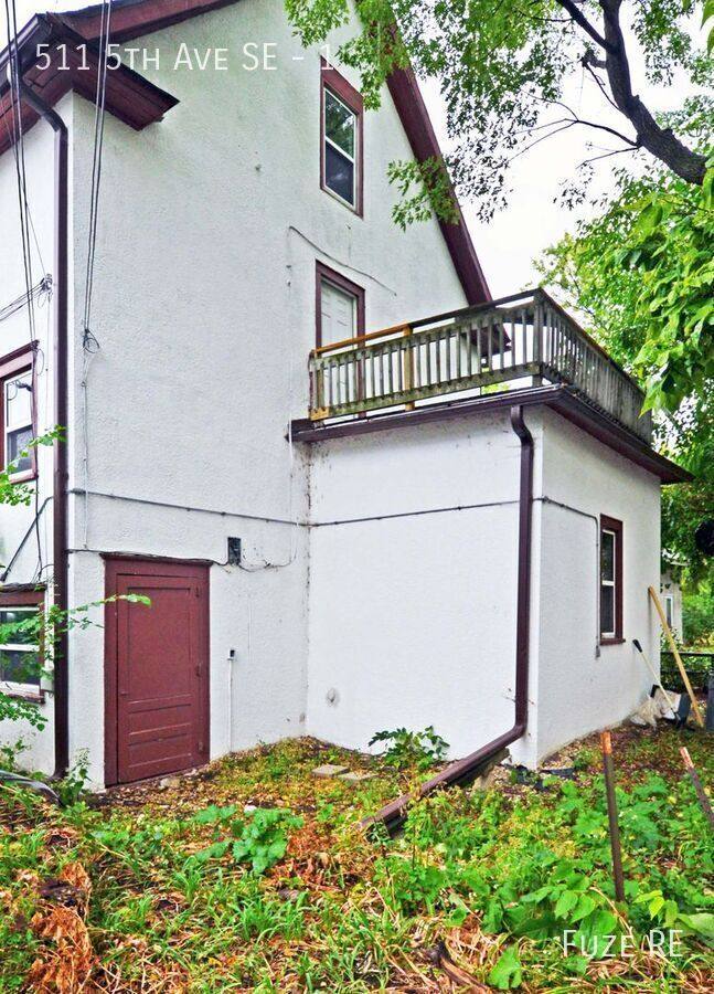 Apartment for rent at 511 5th Ave SE #1, Minneapolis, MN 55414