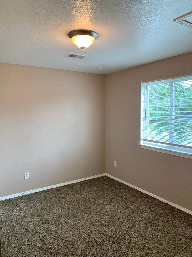 Apartment for rent at 1443 Centennial Dr, Longmont, CO 80501