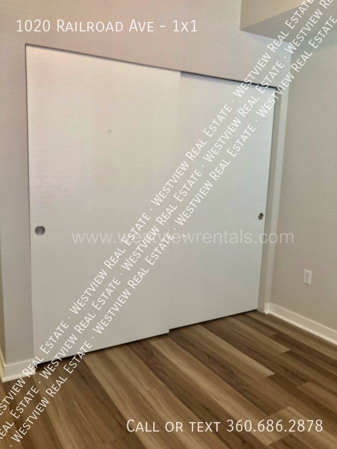 Apartment for rent at 1020 Railroad Ave #1X1, Bellingham, WA 98225