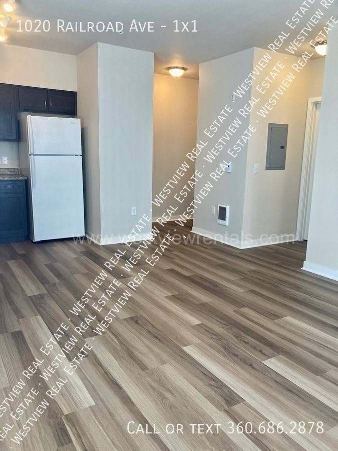 Apartment for rent at 1020 Railroad Ave #1X1, Bellingham, WA 98225